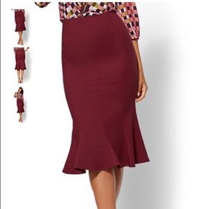 7th Avenue trumpet skirt